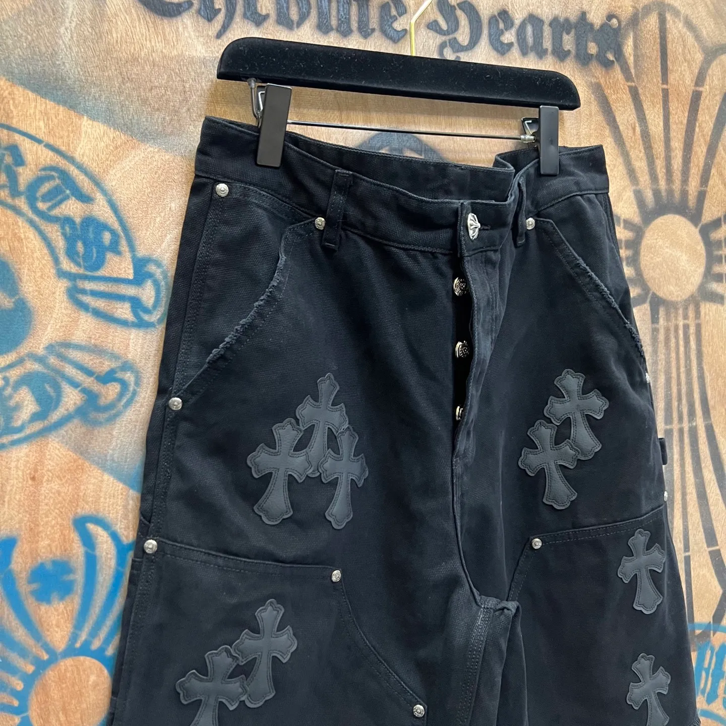 P520 chrome hearts limited series new city limited jeans Chrome Hearts city limited denim shorts vintage levis American made 501 505 517 base version remake Levis American made 501 base version imported sheepskin 925 silver remake Customers provide waist and pants length or height and weight. The studio will select the most suitable base version for you to remake. There are many people doing remakes in the market. Don’t belittle or comment. The difference is visible to the naked eye. See and compare for yourself #CHROME HEARTS Unisex style
